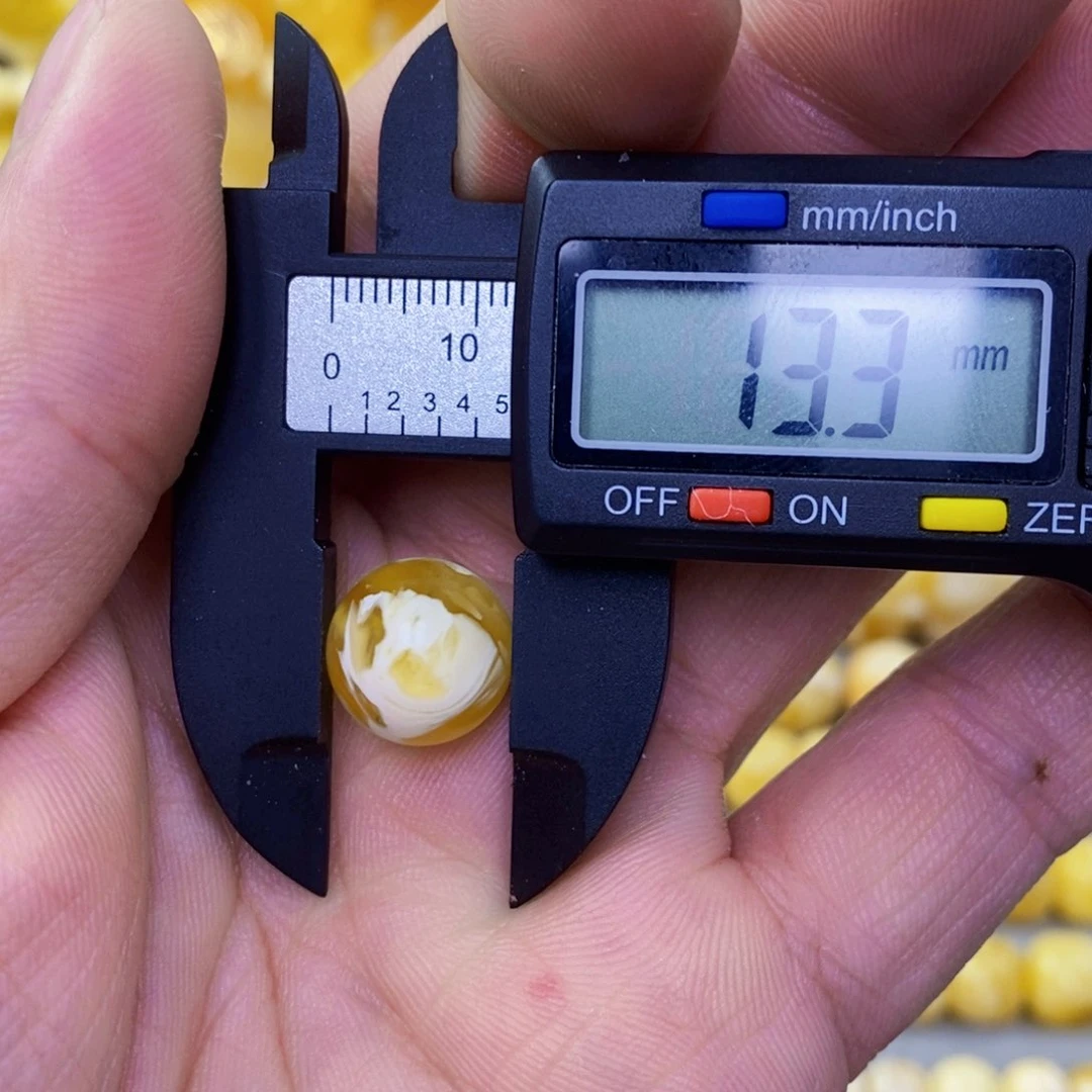 无***锋未镶嵌琥珀珠宝奇石