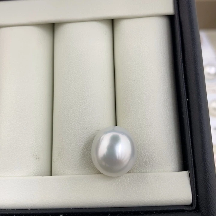 海水珍珠未镶嵌颈饰12.8mm澳白银蓝光蛋形48