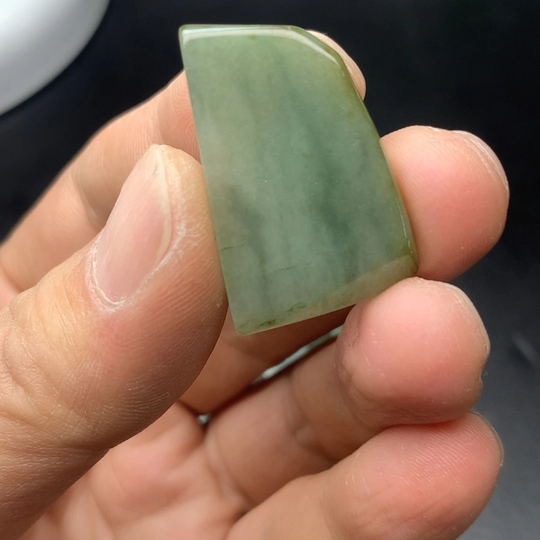 翡翠未镶嵌颈饰翡翠首饰