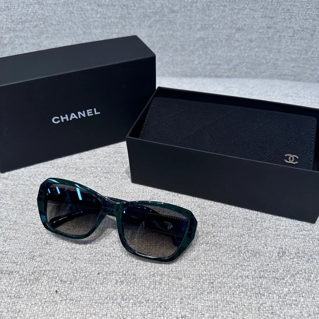 未使用 Chanel/香奈儿 墨绿色镜框墨镜28 葫芦娃