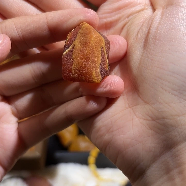 琥珀未镶嵌颈饰蜜蜡全皮小印章