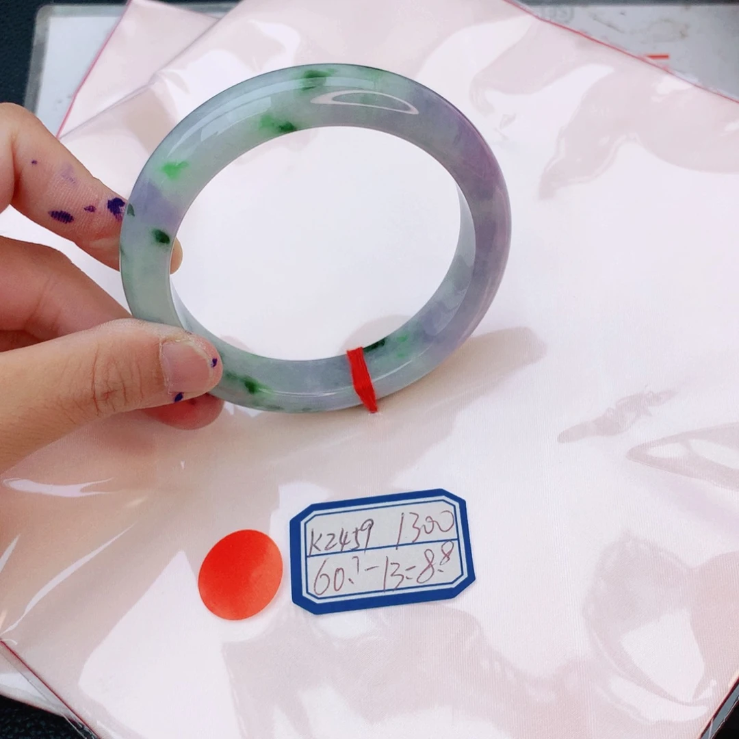 翡翠手镯未镶嵌翡翠