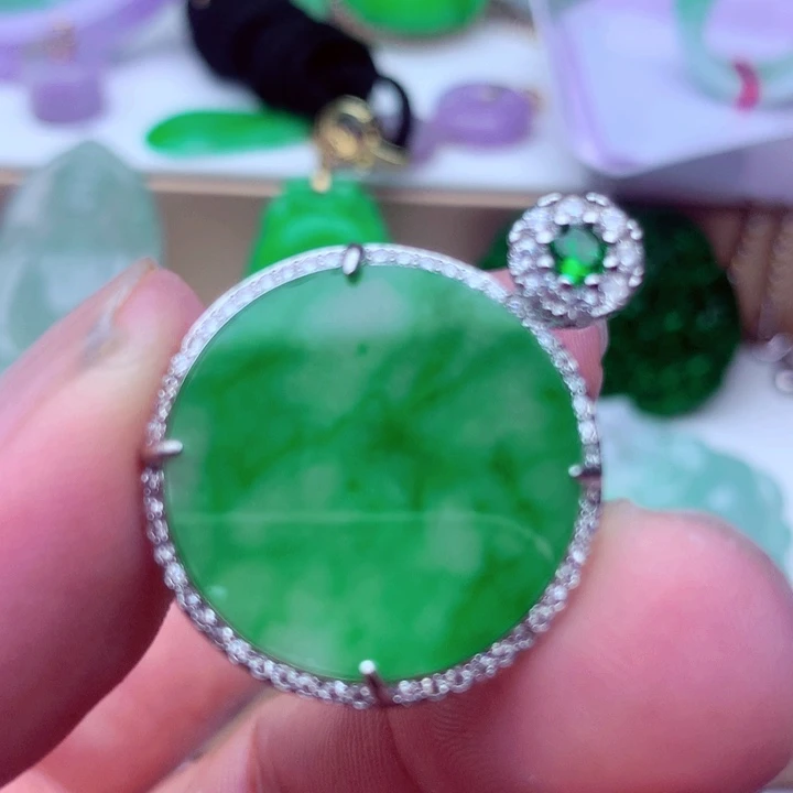 翡翠未镶嵌吊坠(不含链)