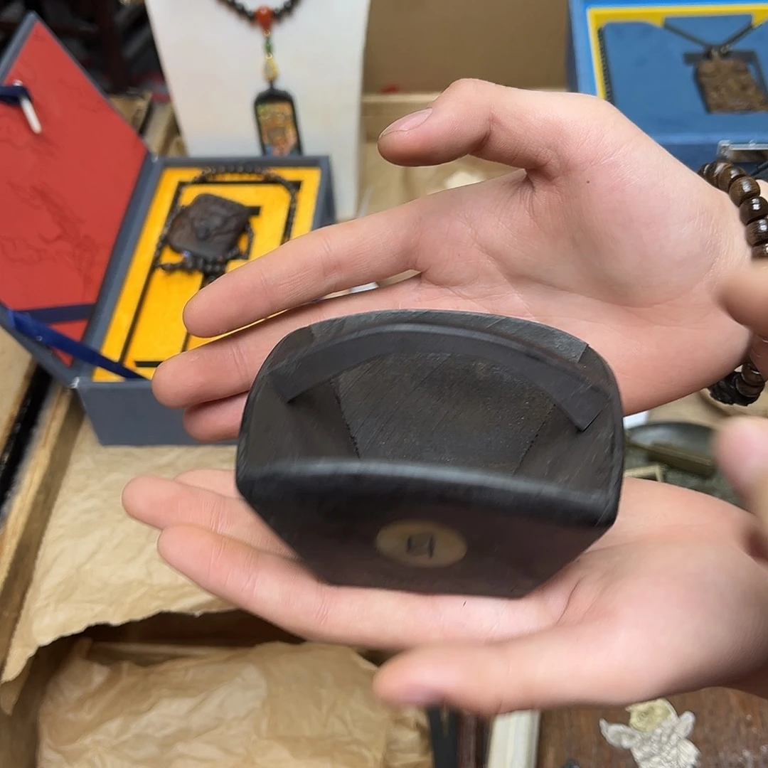 大叶紫檀（黑酸枝木类）