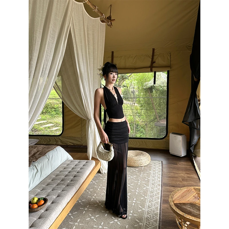 VENUIE【夜幕之下】V领蕾丝绑带上衣包臀网纱微透半身裙套装21315