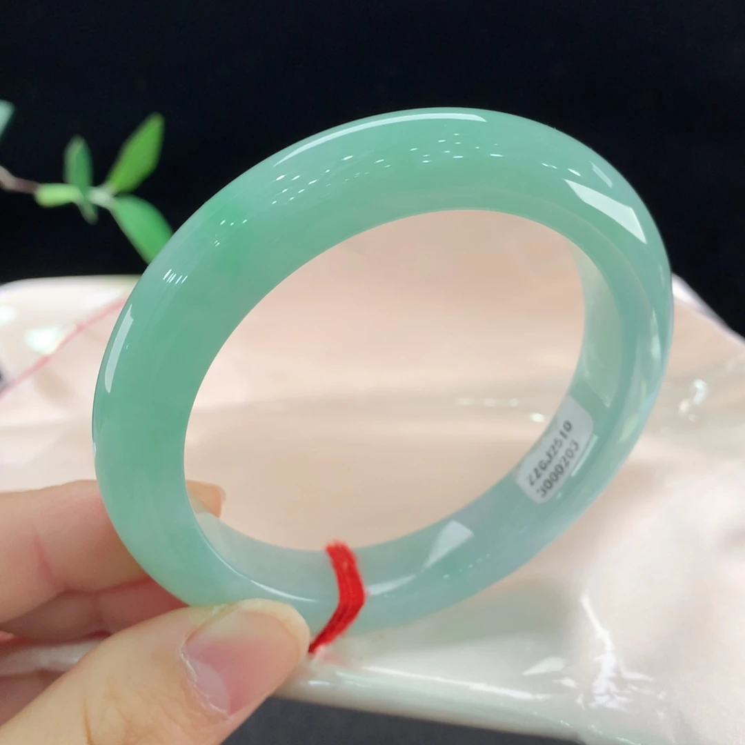 翡翠未镶嵌手镯0203