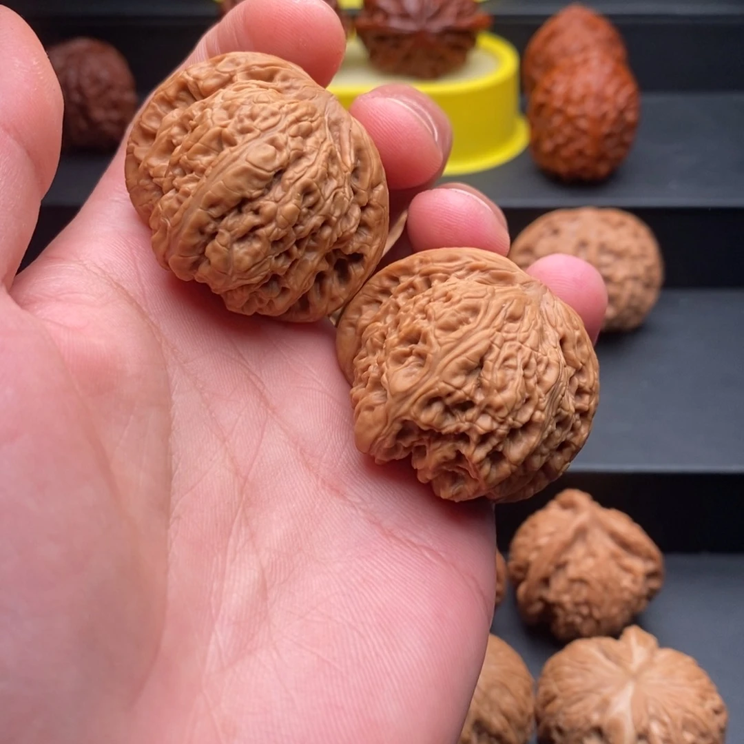 把件文玩核桃红宝石39+