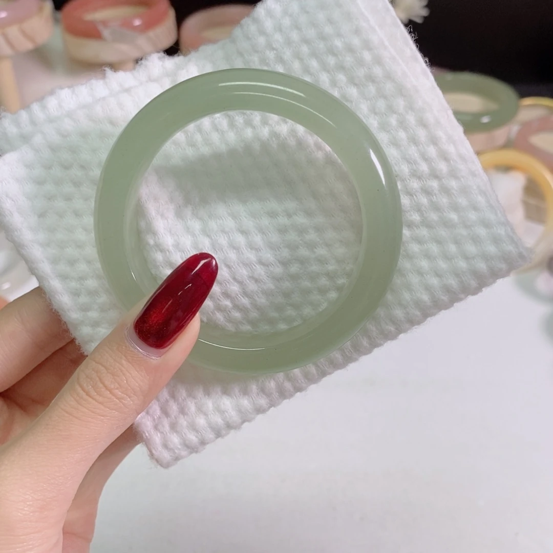 石英质玉未镶嵌手镯