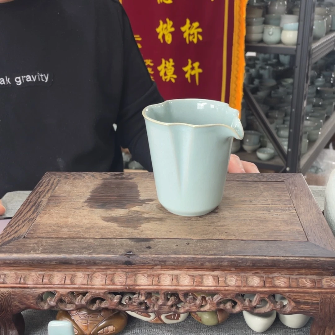 瓷片天青釉海棠公道