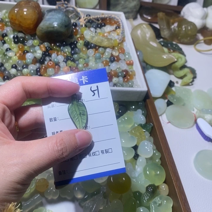 蛇纹石玉合金颈饰