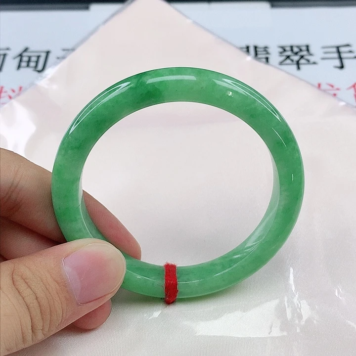翡翠手镯未镶嵌圈55.5  1404。2