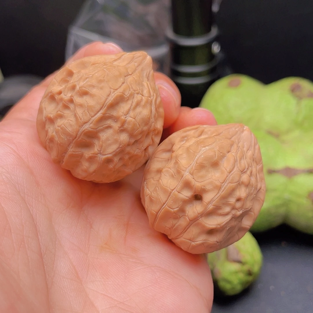 猴头核桃把件龟甲纹
