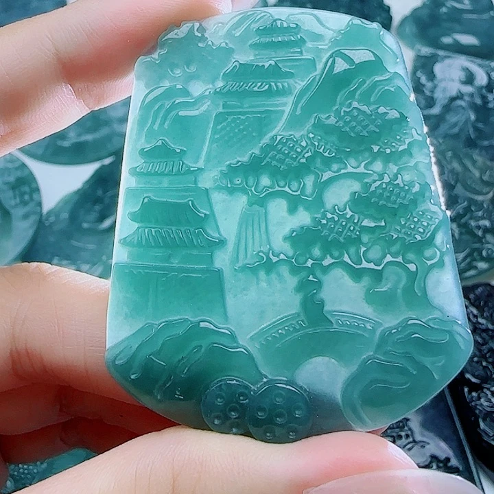 翡翠未镶嵌颈饰多样性发货天然的A货翡翠