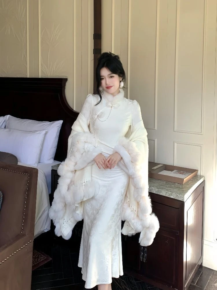 冬季慵懒风纯色毛球加厚保暖披肩斗篷大衣女改良旗袍连衣裙两件套