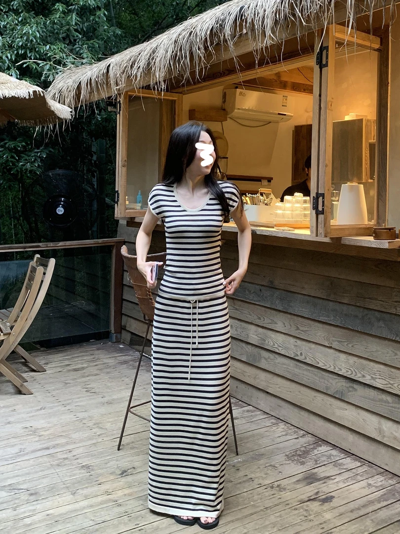 韩系简约休闲慵懒风条纹U领短袖上衣两件套女