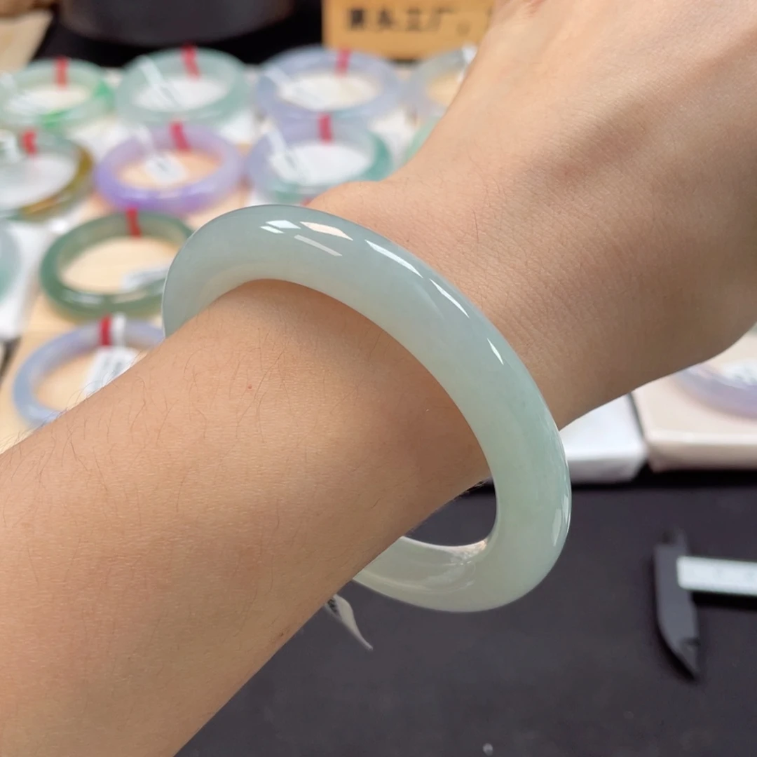 翡翠手镯未镶嵌56冰胶满圈葡萄肉28号