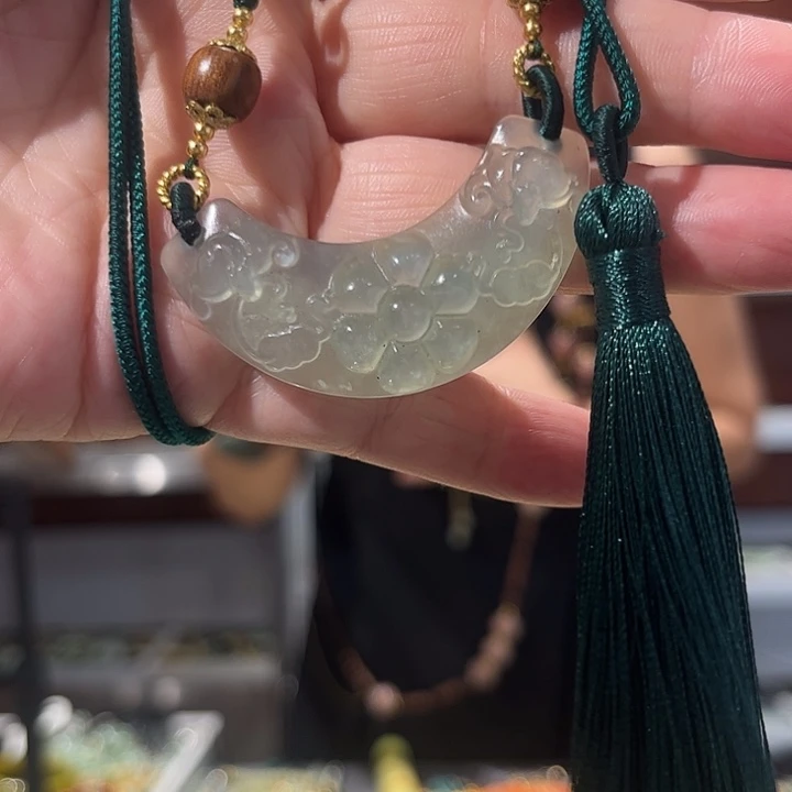 岫玉未镶嵌毛衣链