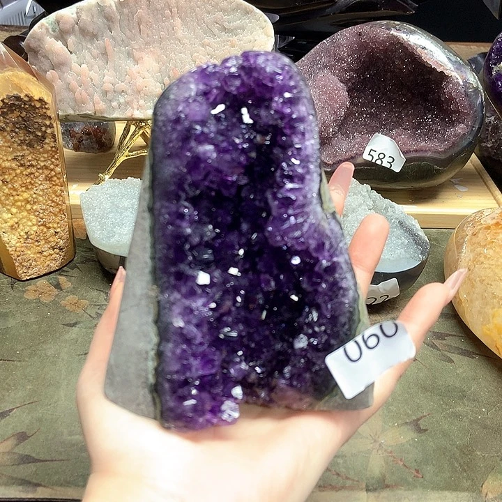 紫晶大型摆件（非配饰）未镶嵌