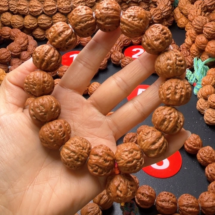 文玩核桃吊坠珊瑚矮壮元宝