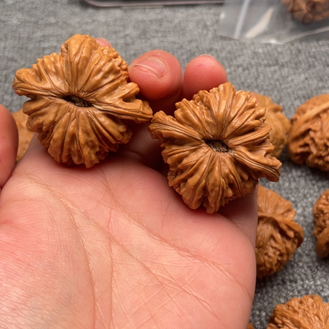 文玩核桃吊坠46楼子