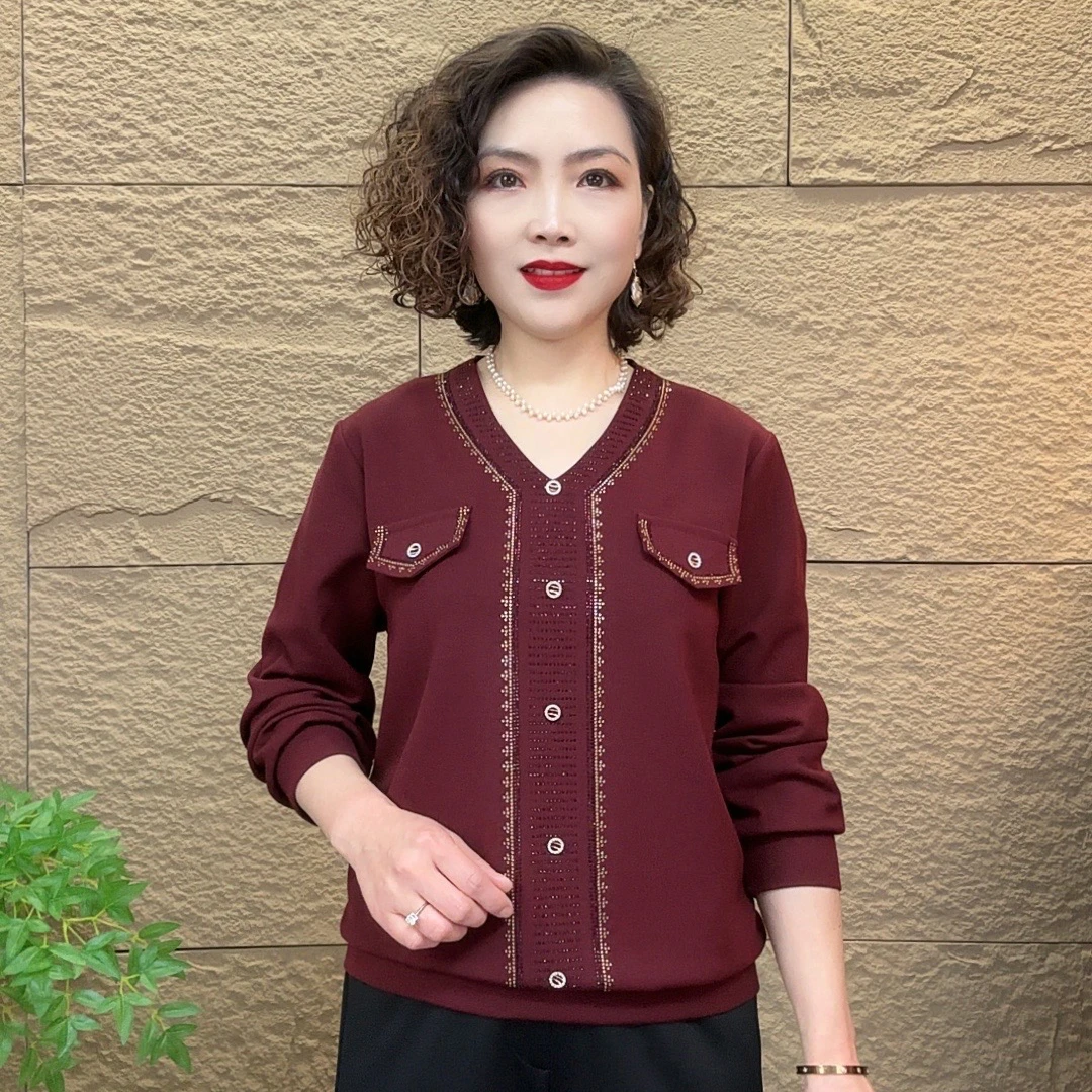 春季新款中老年妈妈装时尚休闲V领减龄气质烫钻洋气宽松女士小衫