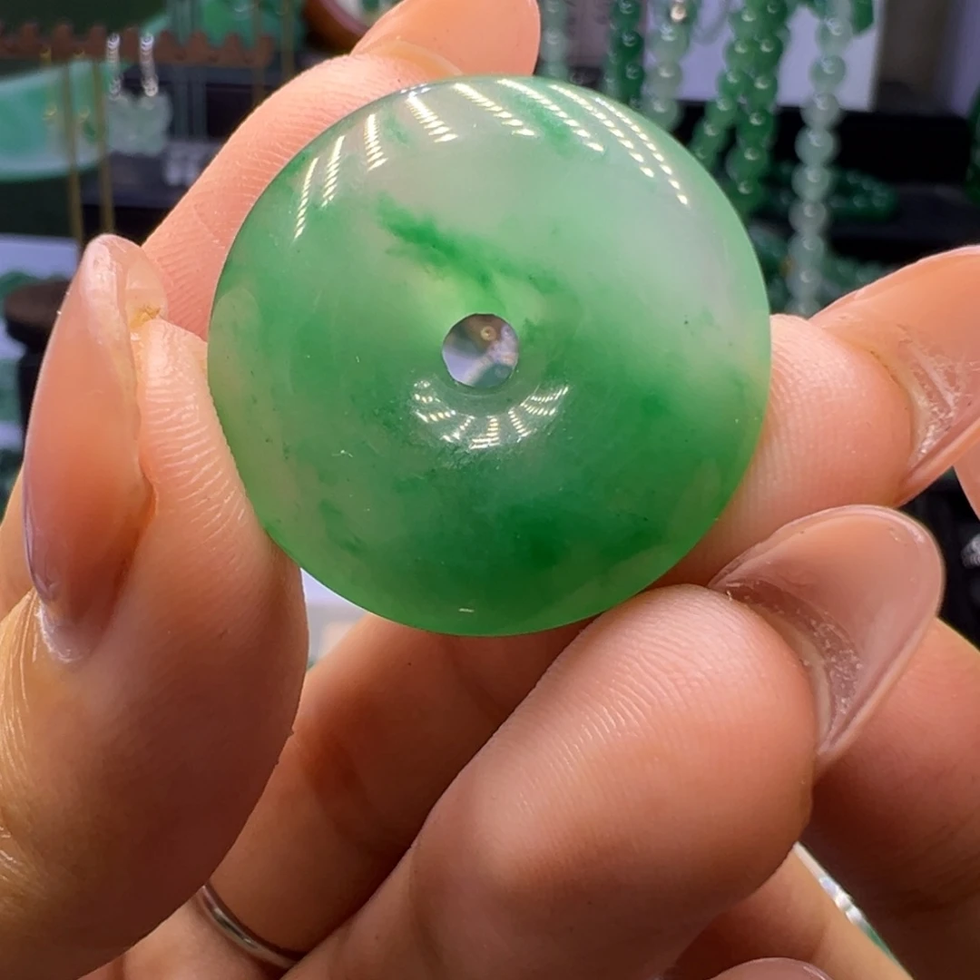 石英质玉（非洲翠）未镶嵌颈饰