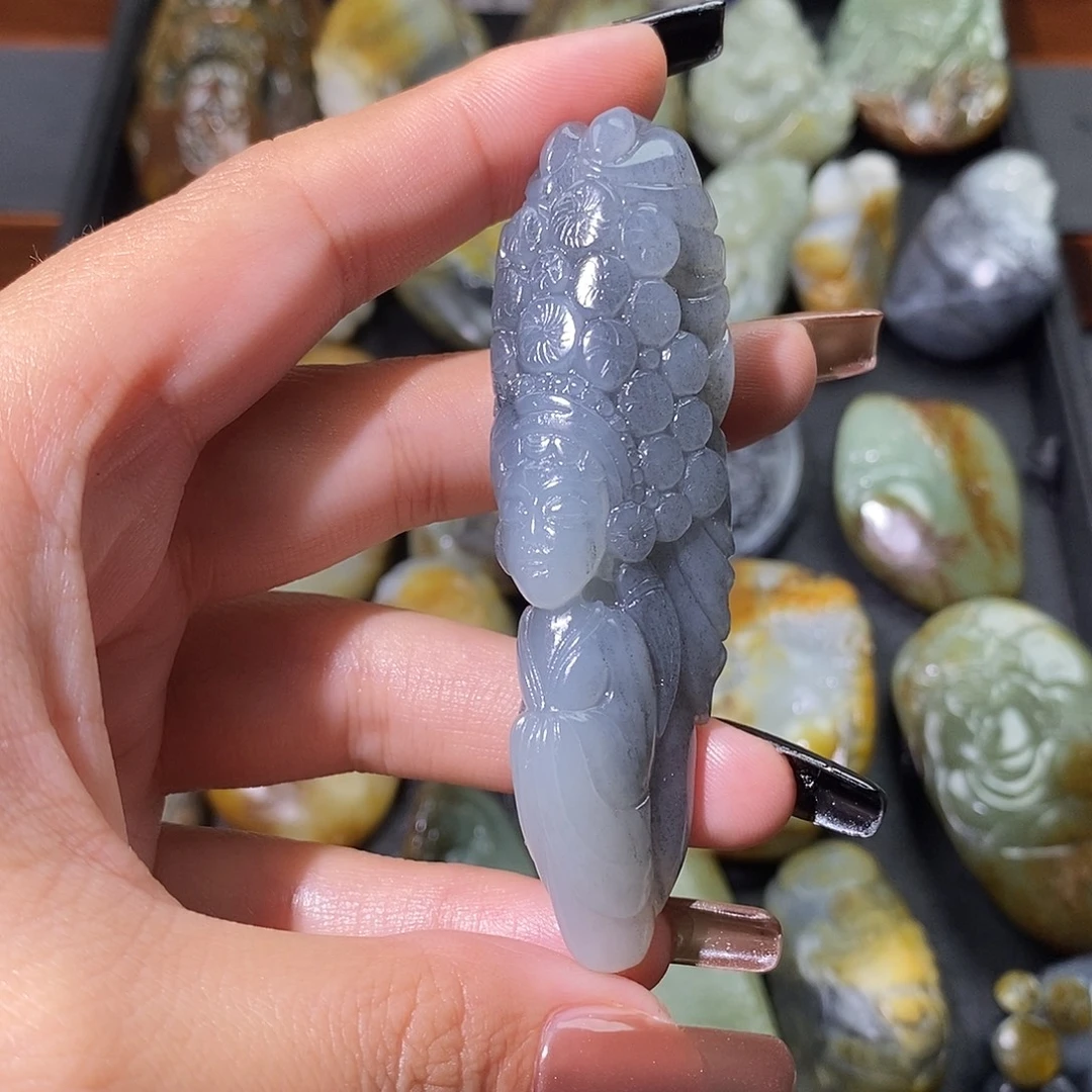 薛***生和田玉未镶嵌颈饰