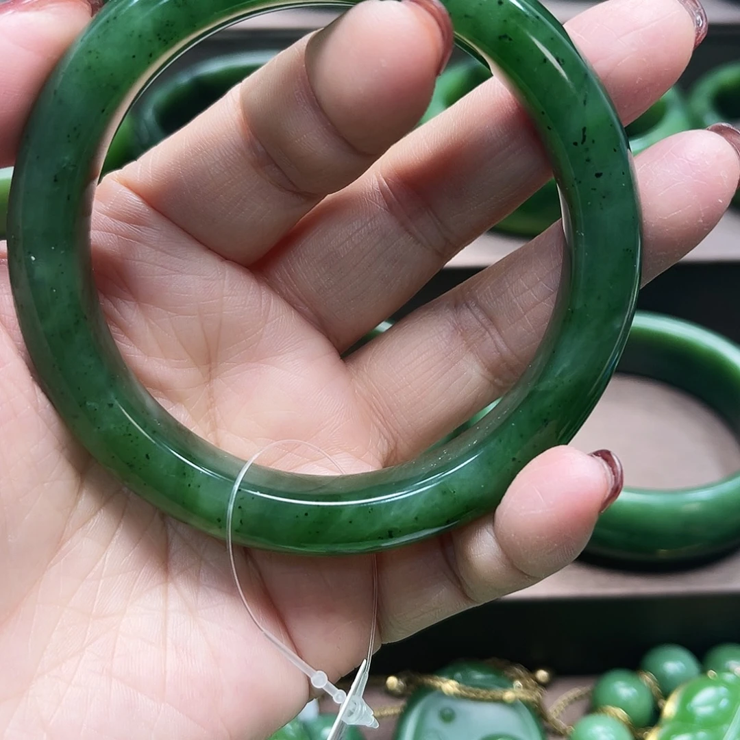 和田玉（碧玉）未镶嵌手镯