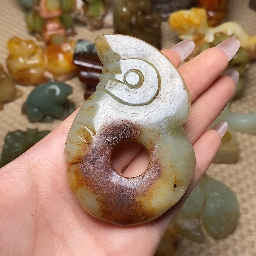 未镶嵌蛇纹石玉颈饰
