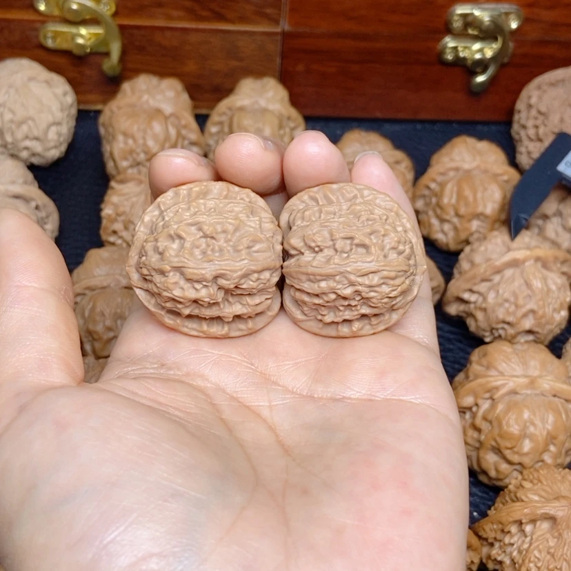 【闪购商品】文玩核桃吊坠已****?白狮子33