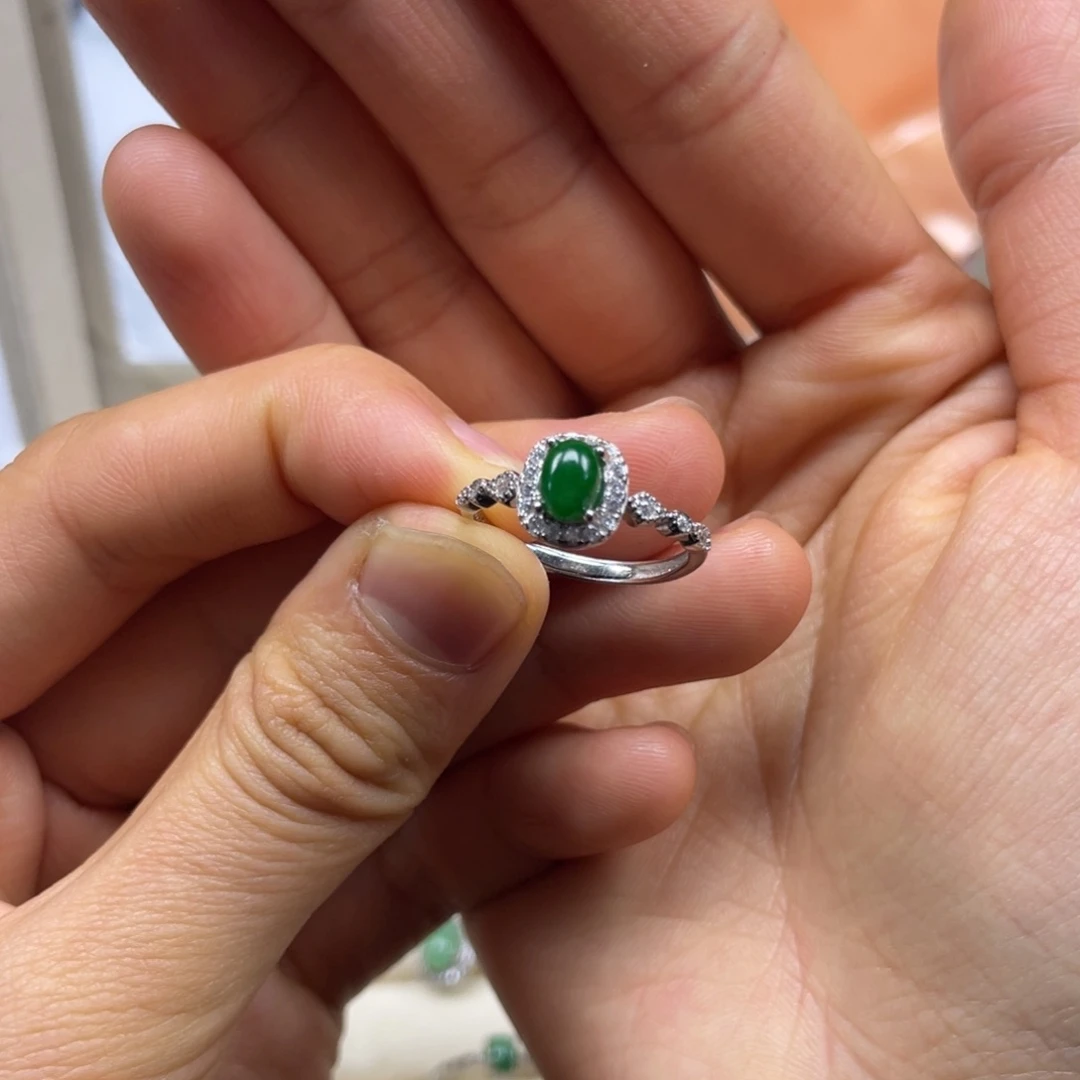 颈饰银S925镶嵌翡翠太*?天然翡翠戒指