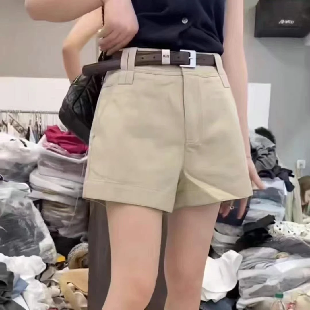 新款卡其色休闲短裤带皮带