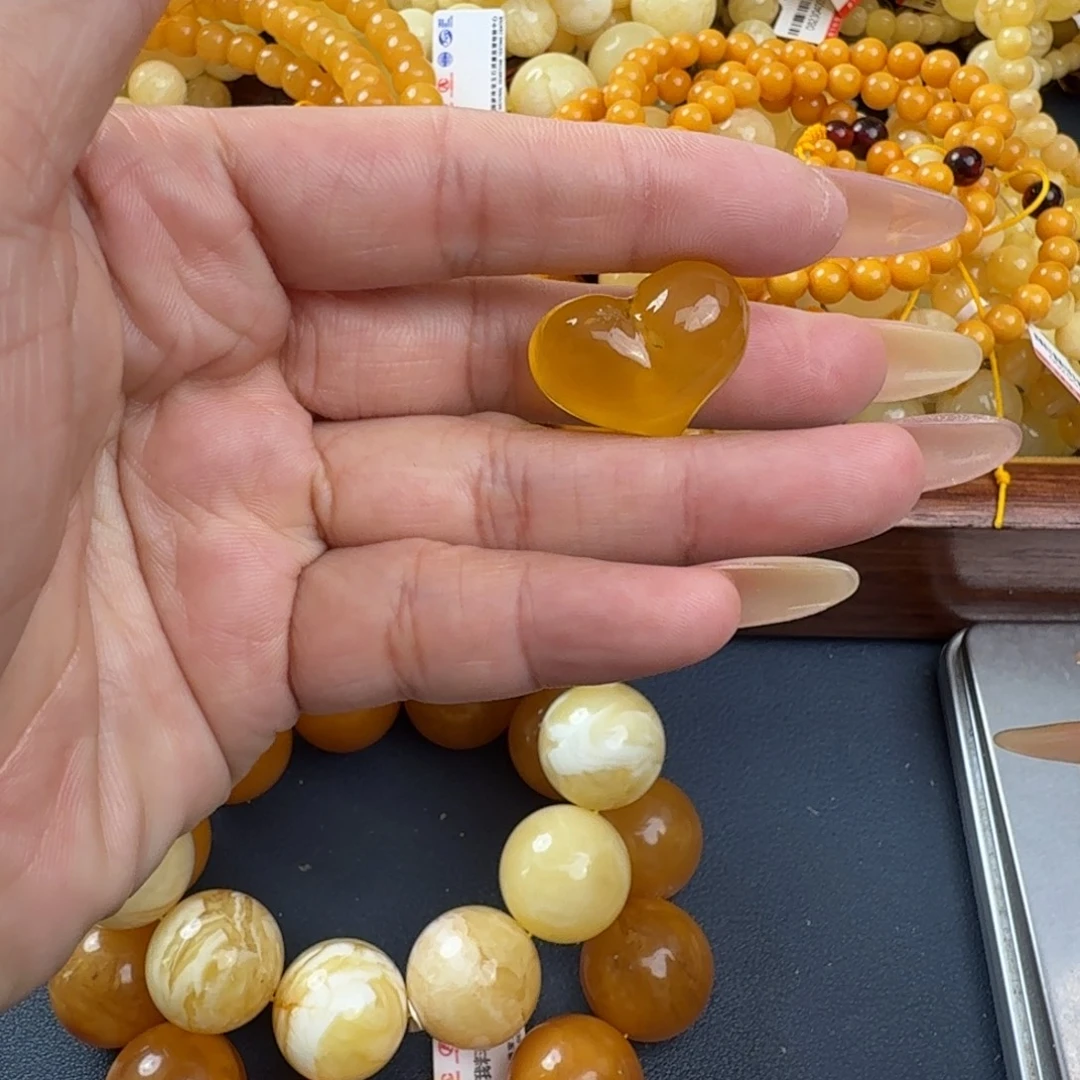 琥珀未镶嵌珠宝奇石