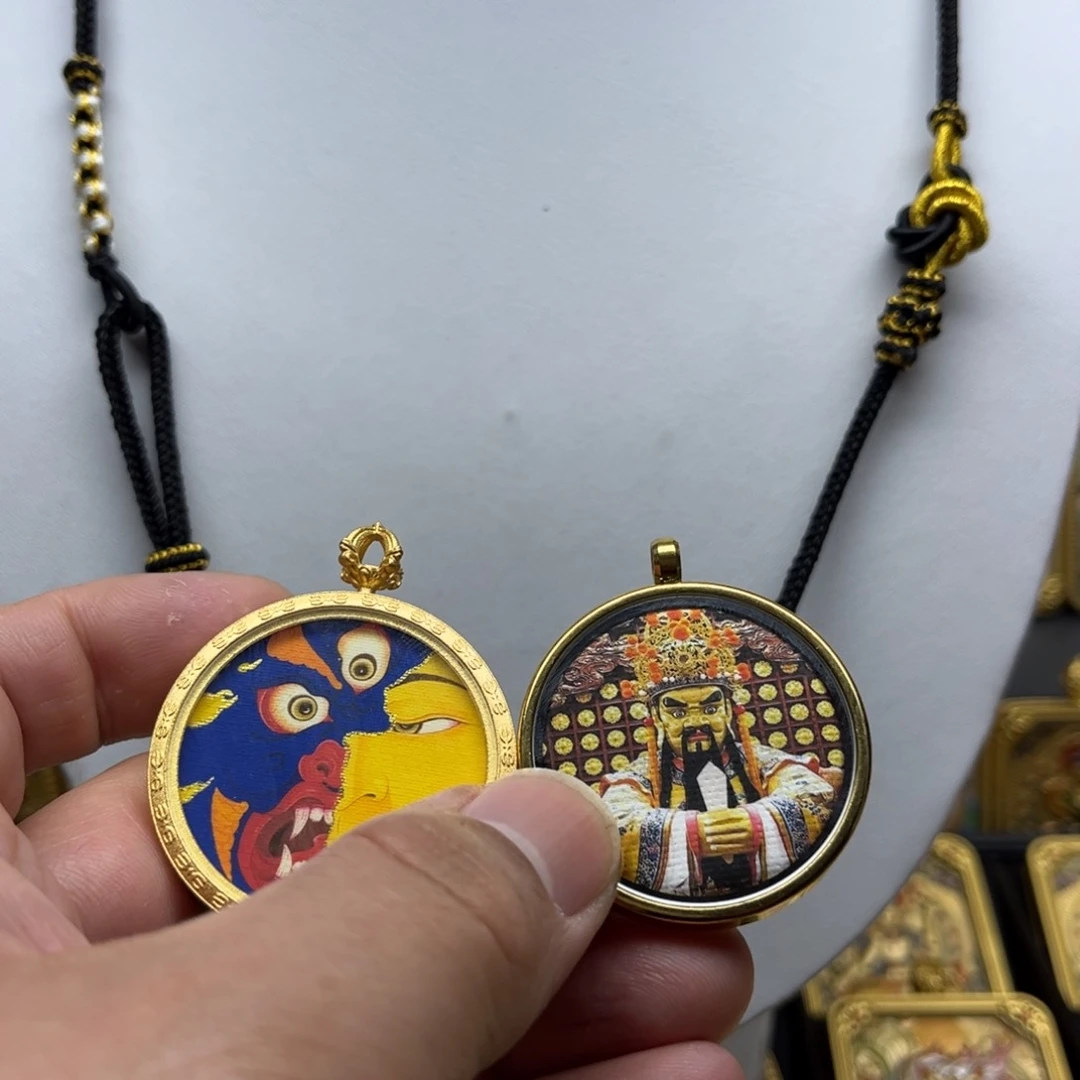 云*处唐卡是在英国伦敦举行婚礼