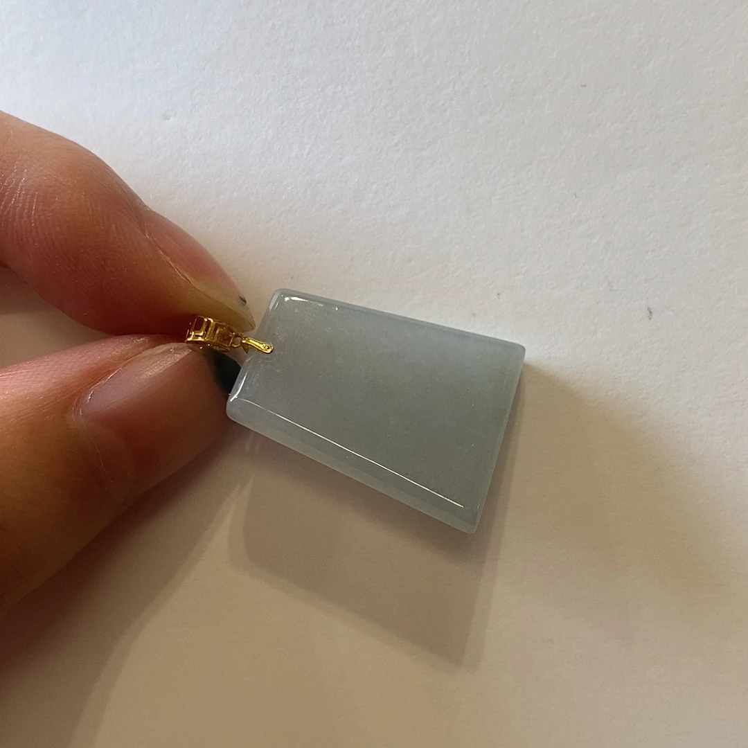 翡翠18K金镶嵌颈饰无事牌mq