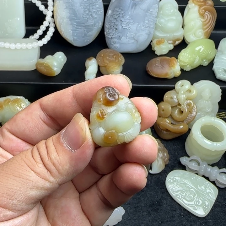 和田玉（糖玉）未镶嵌颈饰