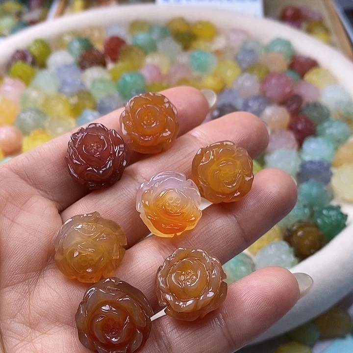 玛瑙/玉髓雕刻件未镶嵌是***佐