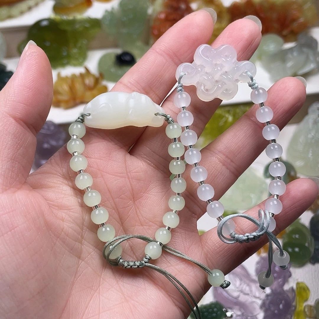 观***微蛇纹石玉未镶嵌颈饰