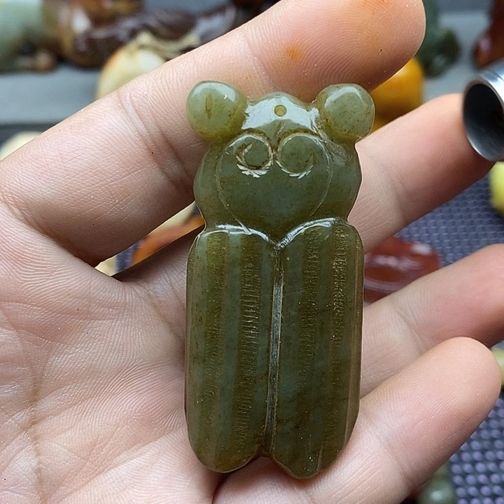 未镶嵌蛇纹石玉颈饰