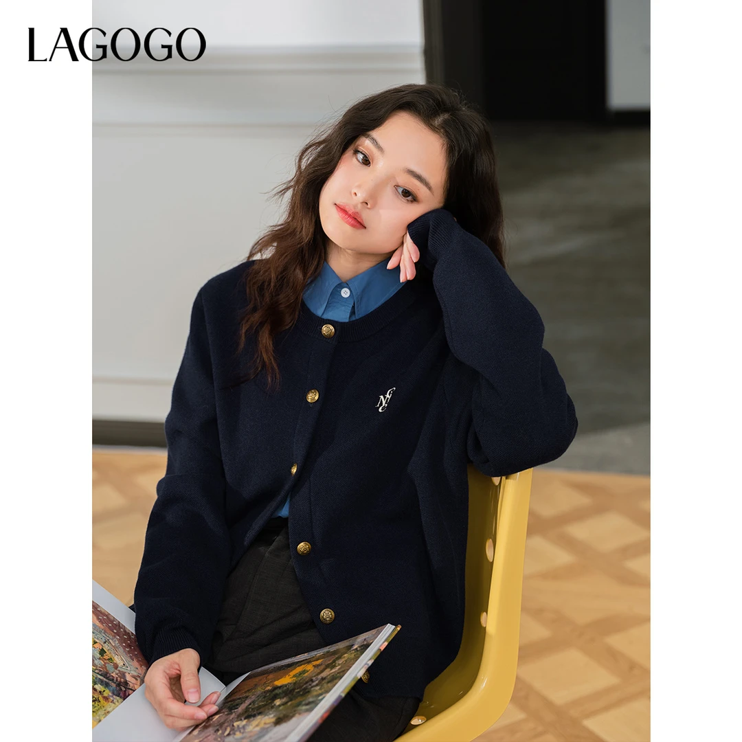 【籽言甄选】lagogo新款温柔显白绣花圆领针织衫女OAMM811G20