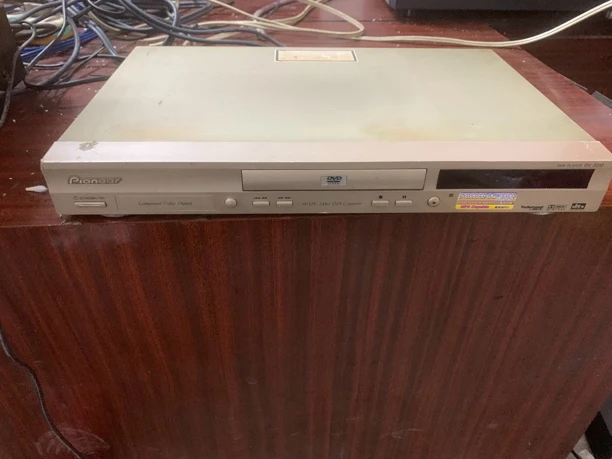 9新 pioneer/先锋 二手先锋DVD机屏保了，没摇控，不包邮