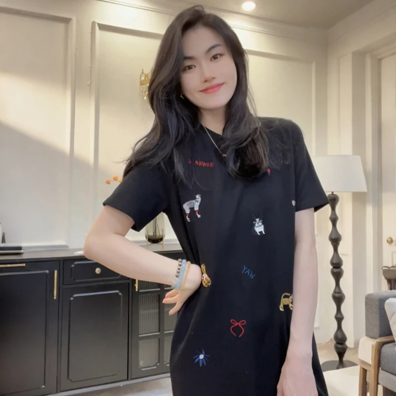 刺绣休闲黑色圆领连衣裙女2025早春新款简约百搭显瘦中长款T恤裙