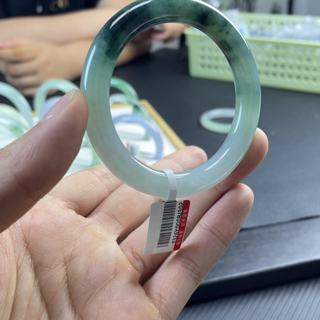 翡翠手镯未镶嵌天然缅甸a货翡翠手镯