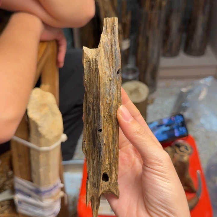 沉香碎屑沉香白棋块料45克