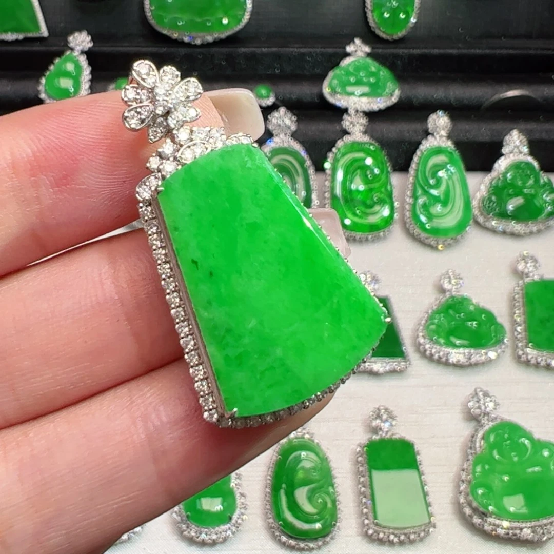 翡翠18K金镶嵌吊坠(不含链)