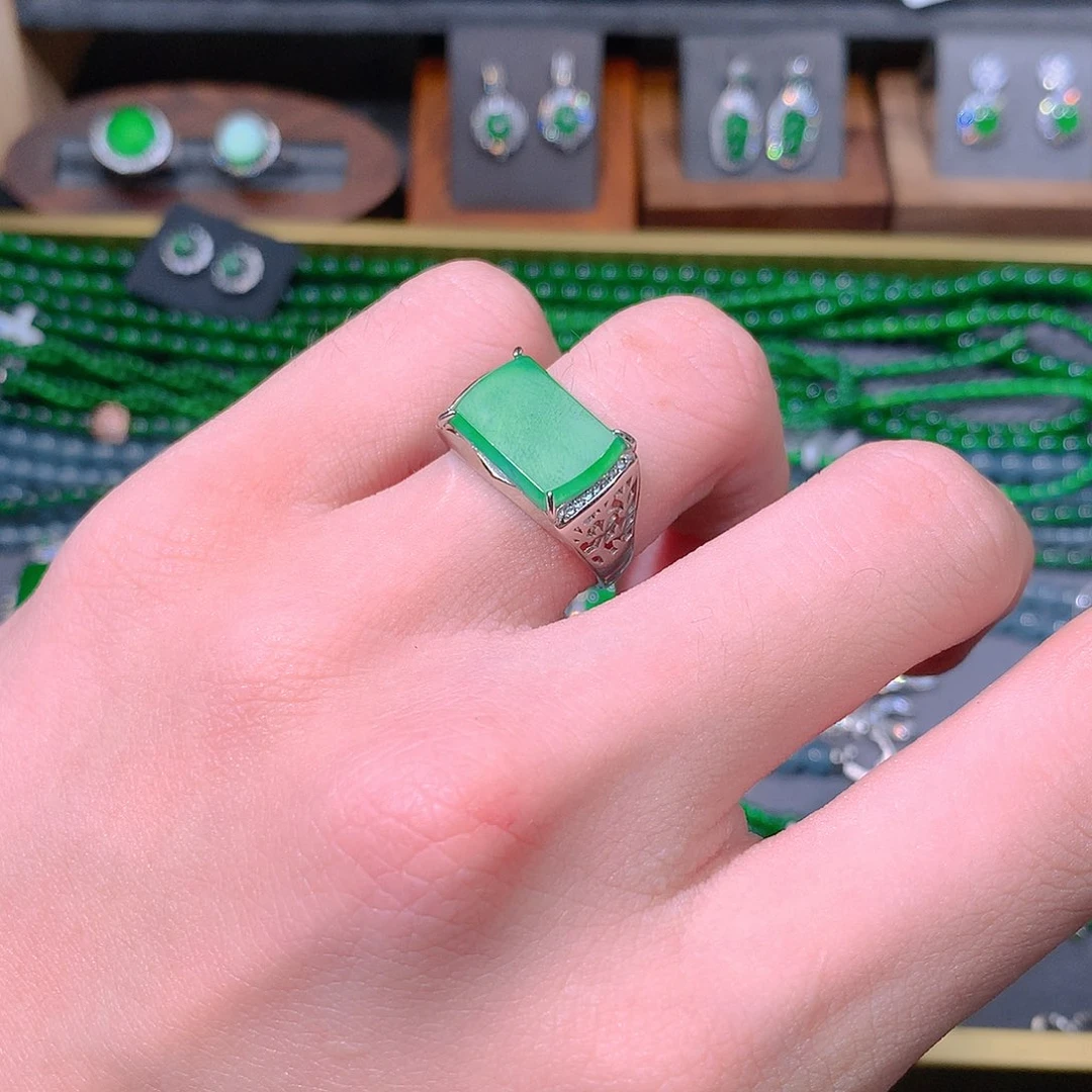 翡翠戒指未镶嵌天然