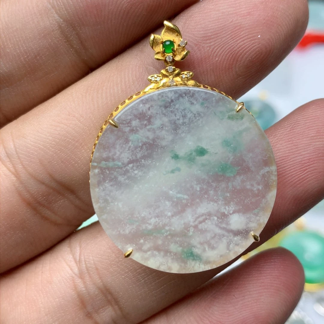 颈饰18K金镶嵌翡翠