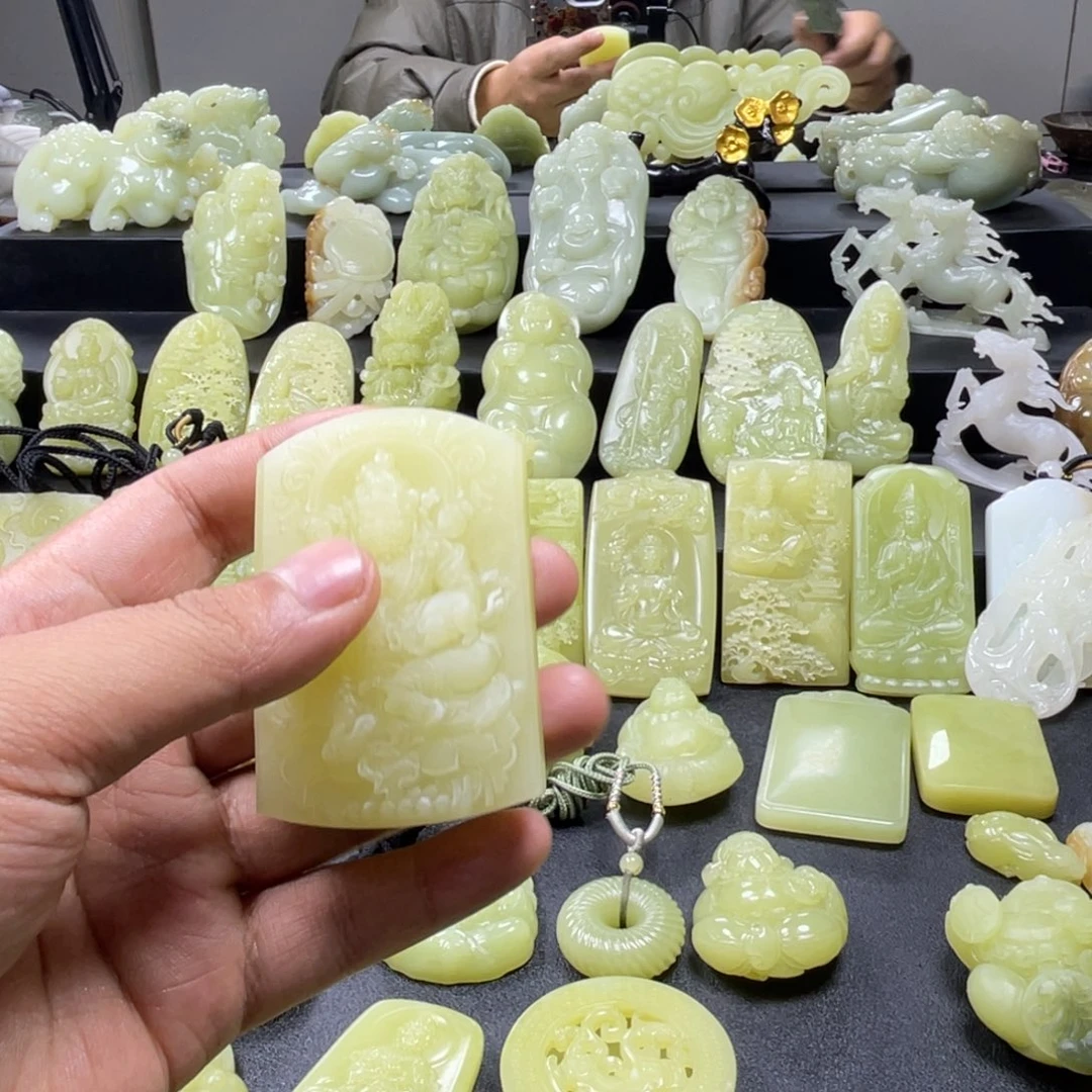 和田玉（糖玉）未镶嵌颈饰