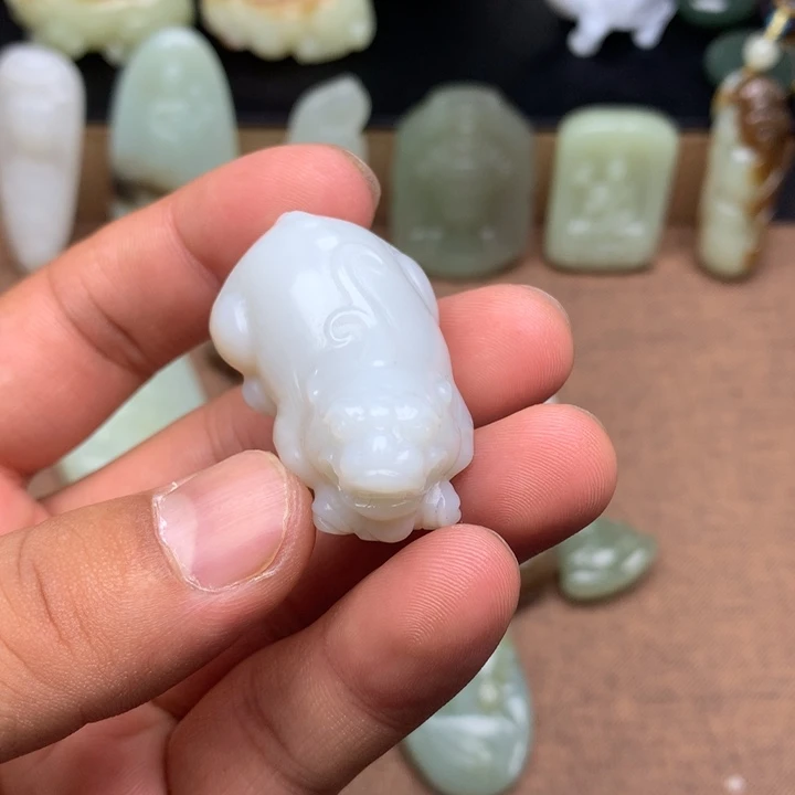 和田玉（糖玉）未镶嵌颈饰