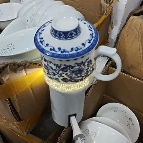瓷玲珑青花办公杯两个带茶漏盖子微瑕疵